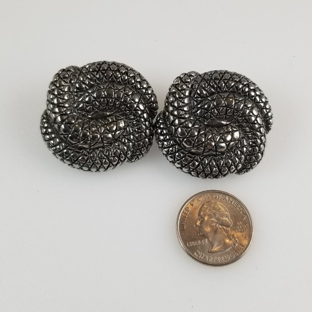Vintage Alligator Texture Clip On Earrings - Picture 2 of 7